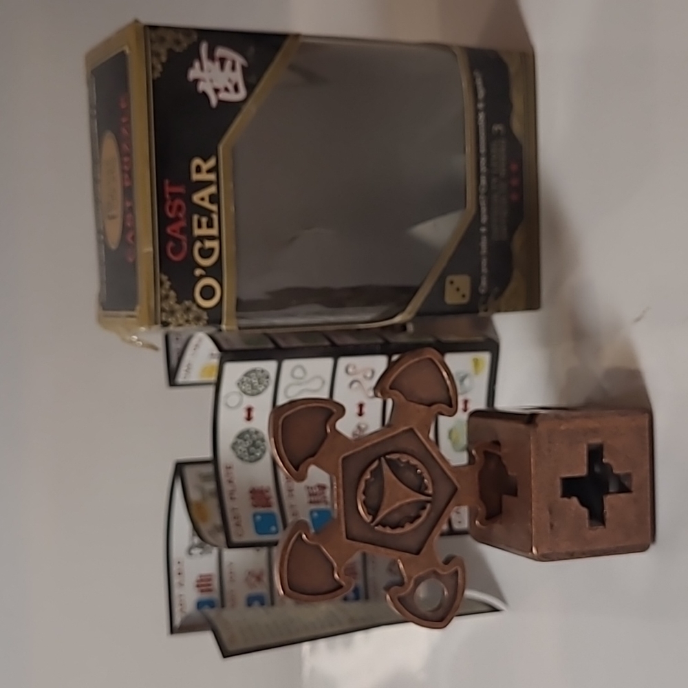 Cast puzzle Hanayama  Level 3 metal Brainteaser puzzle  made in Japan